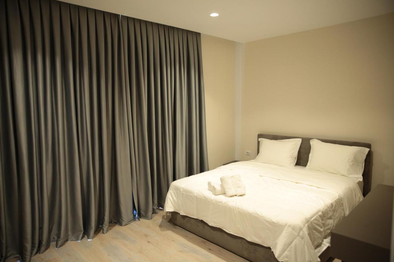 White Crown Hotel Kamez Екстер'єр фото