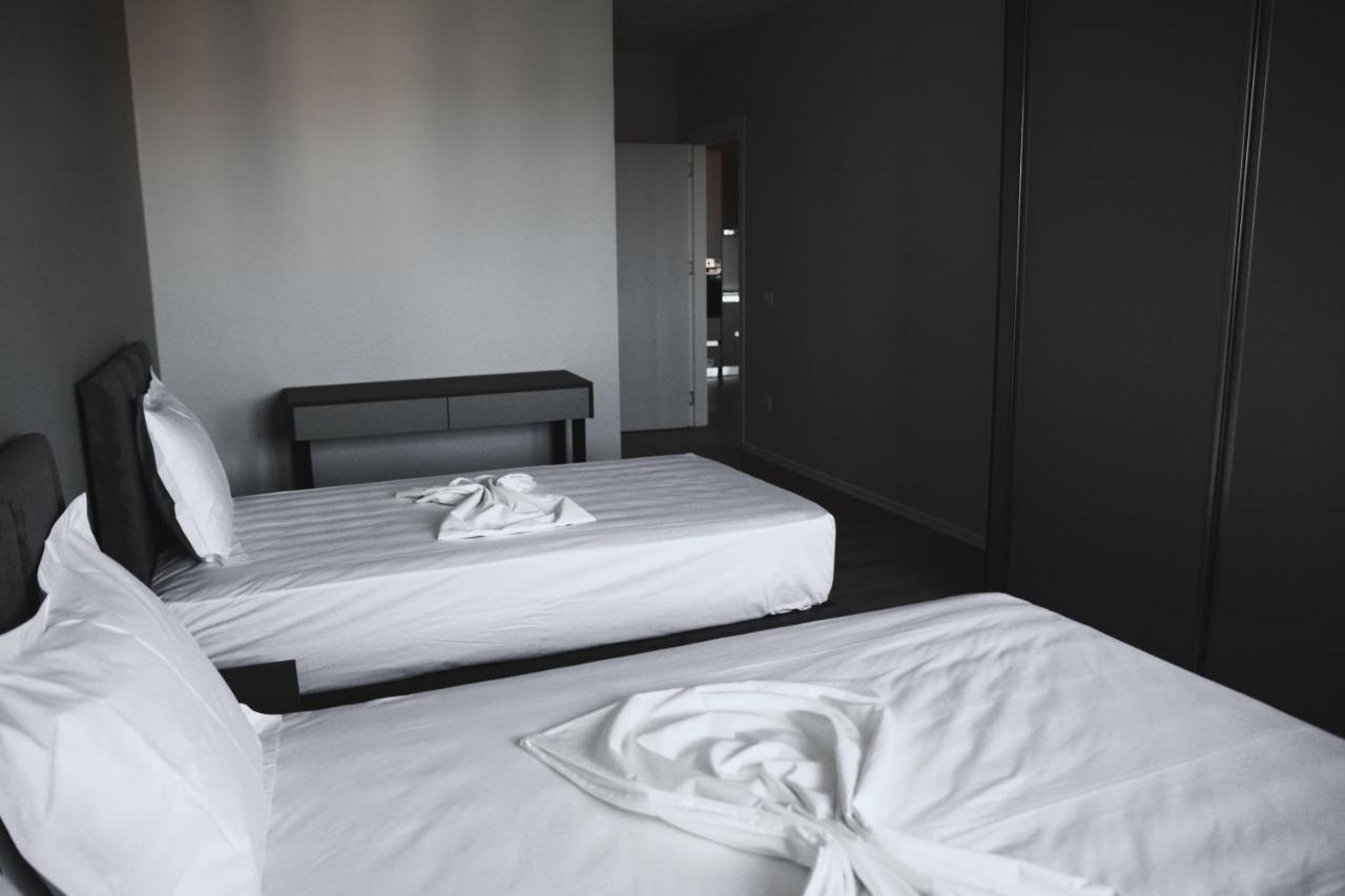 White Crown Hotel Kamez Екстер'єр фото