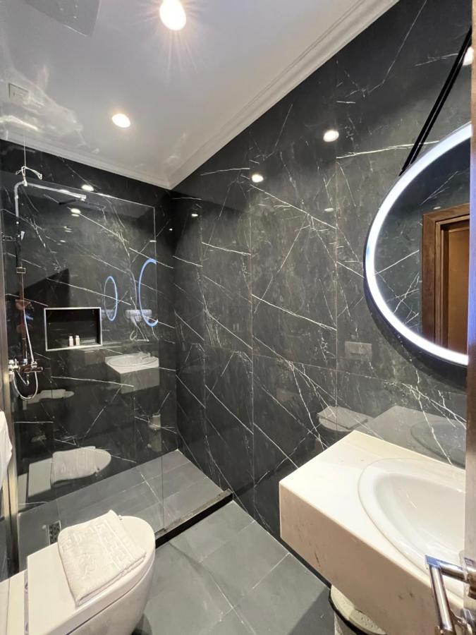 White Crown Hotel Kamez Екстер'єр фото